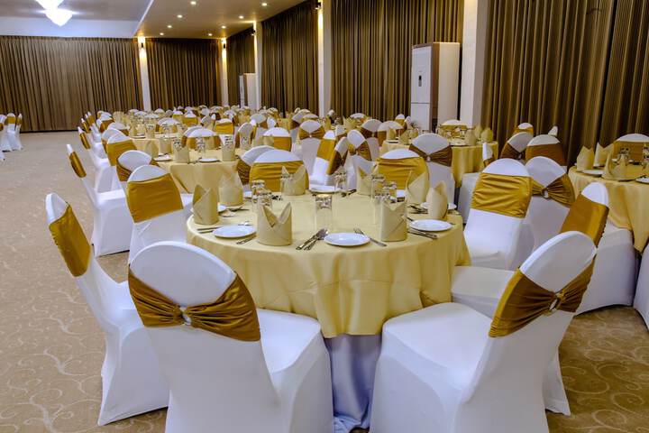 Ballroom/Hall 7 of 8