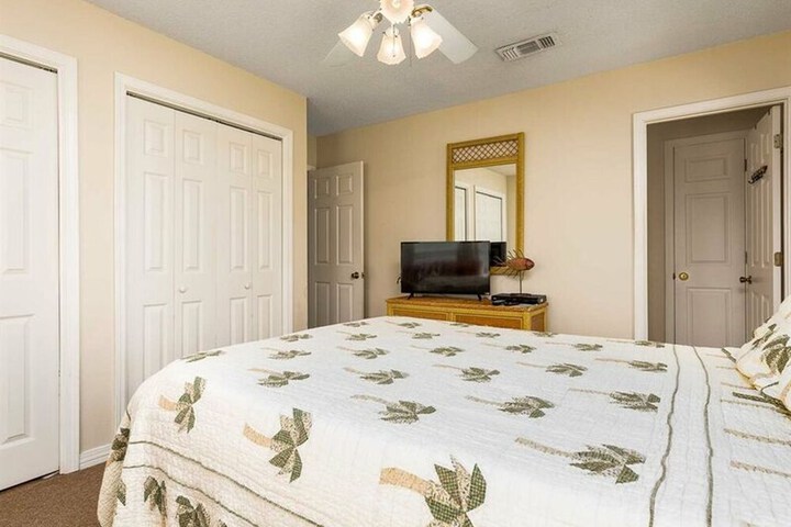 Room 5 of 7