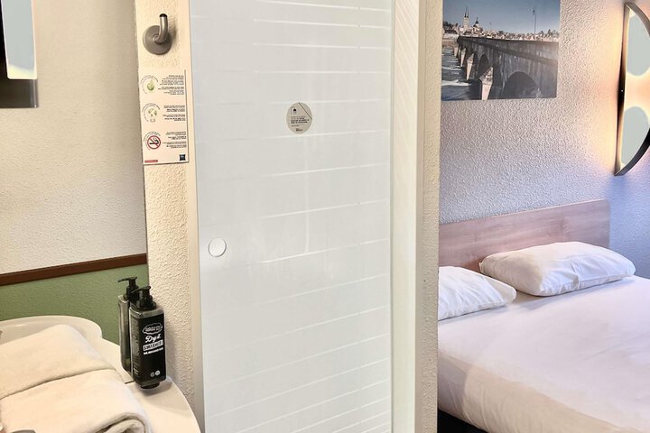 Room 18 of 49