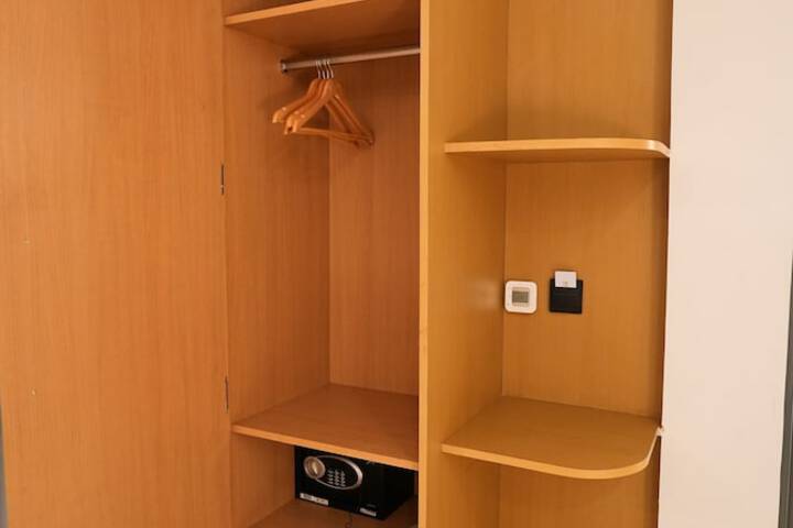 Room 2 of 6