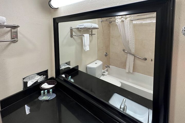 Room 11 of 21