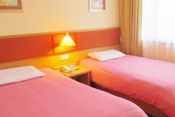 Room 8 of 19