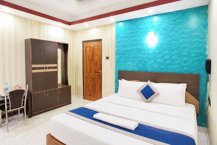 Room 4 of 20