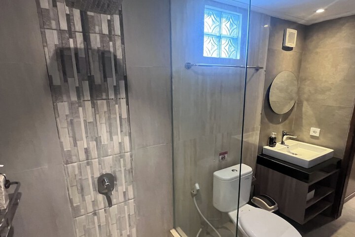 Room 63 of 86