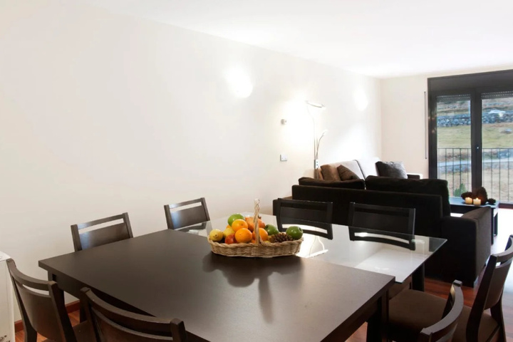 Room 4 of 20