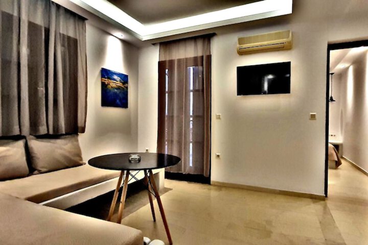 Room 82 of 162