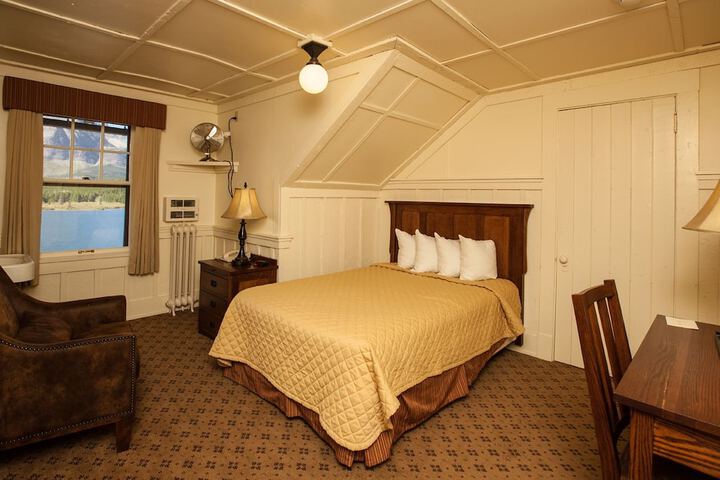 Room 3 of 26