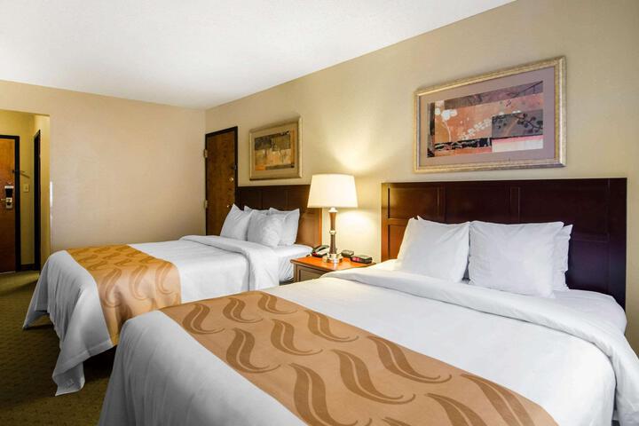 Queen Bed Accessible (9 of 11)