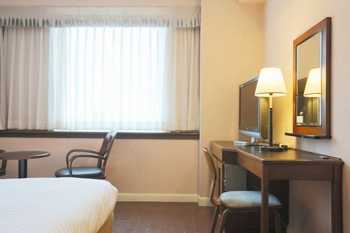 Room 19 of 42