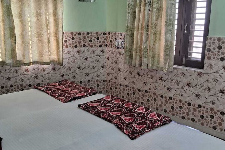 Room 12 of 24