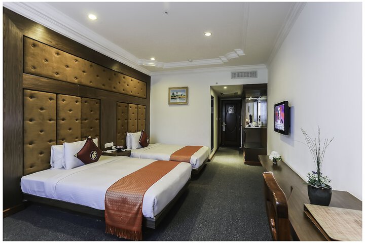 Room 28 of 65