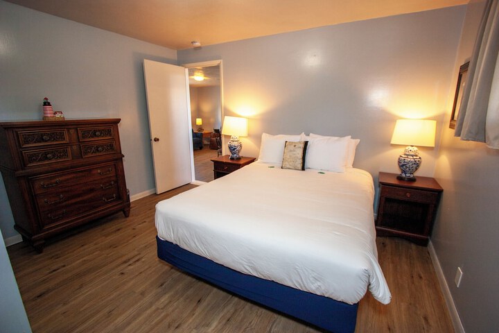 Room 3 of 53