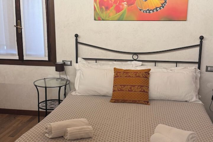 Room 35 of 63