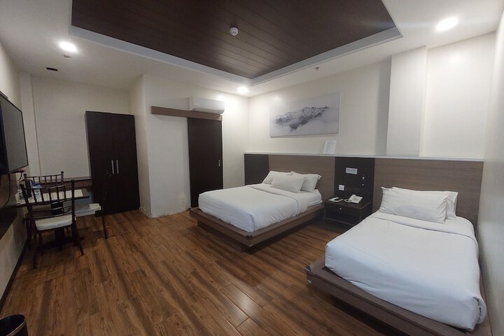 Room 2 of 5
