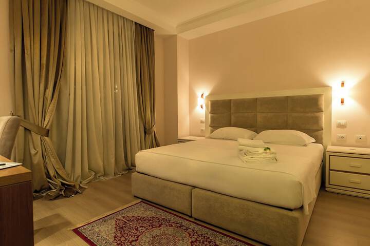 Room 3 of 40