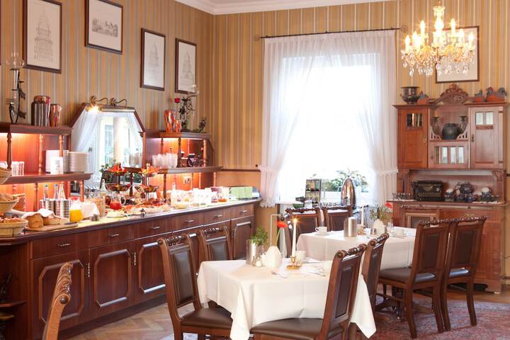 Breakfast/Coffee Service 170 of 191