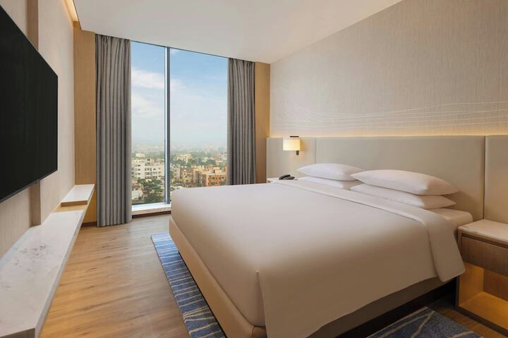 Room 3 of 28