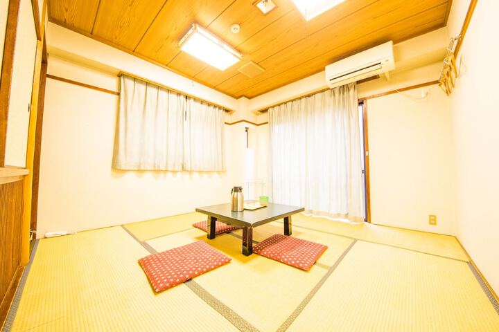 Room 6 of 52