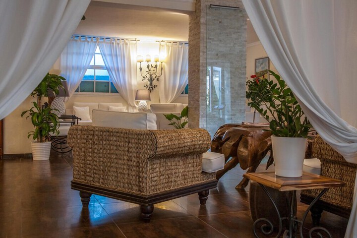 Guest Lobby
