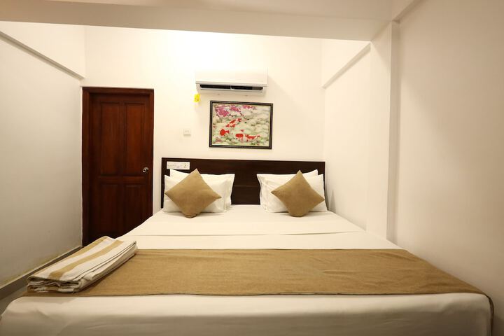 Room 9 of 40