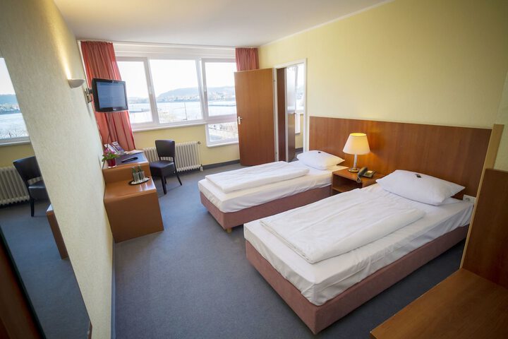 Room 10 of 44