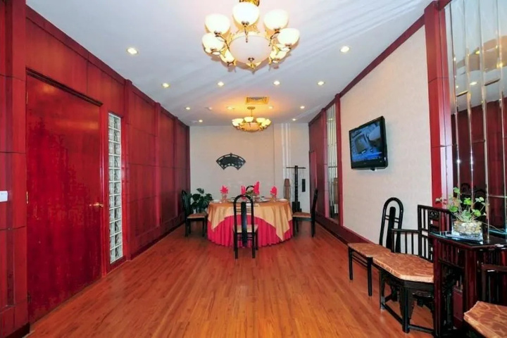 Room 14 of 26