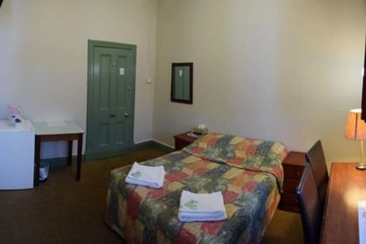 Room 15 of 98
