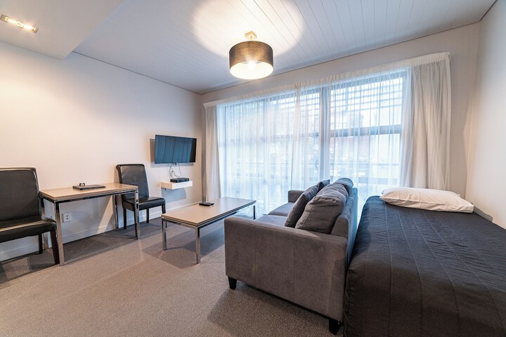 Room 15 of 105