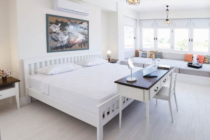 Room 4 of 35