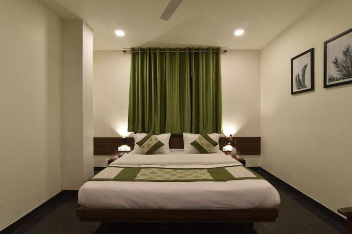 Room 9 of 43