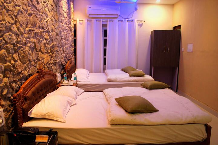 Room 44 of 72