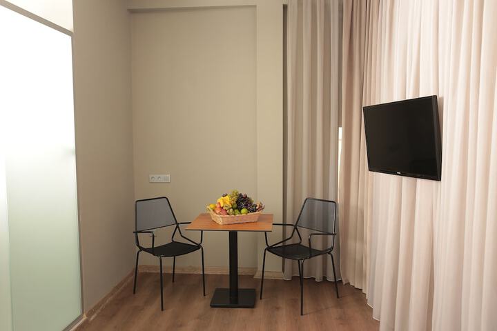Room 16 of 93