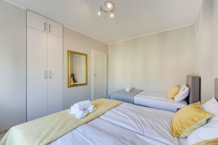 Room 16 of 65