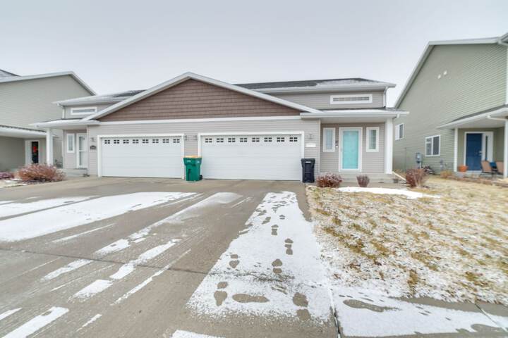 Pet-friendly North Dakota Escape w / Fenced-in Yard