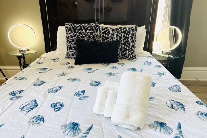 Room 105 of 181