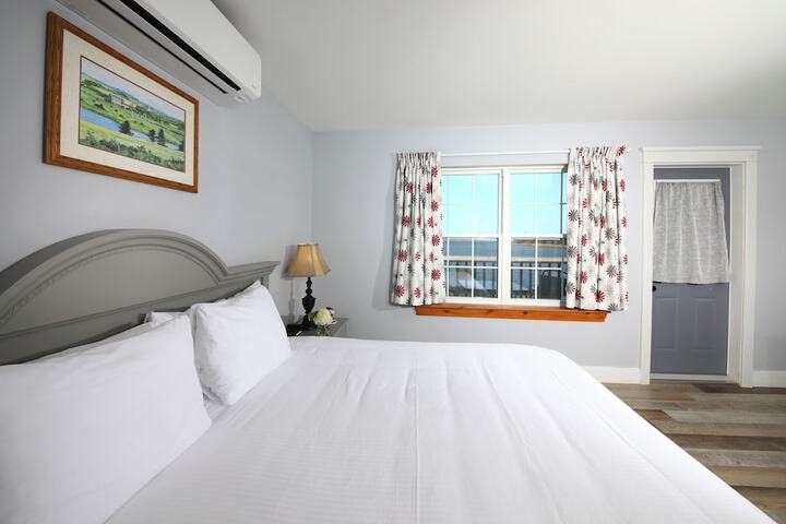 Room 32 of 58