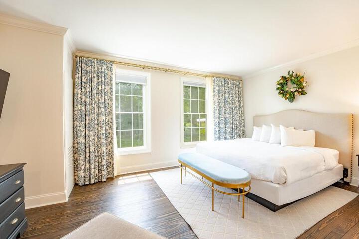 Double Superior King Bed (2 of 2)