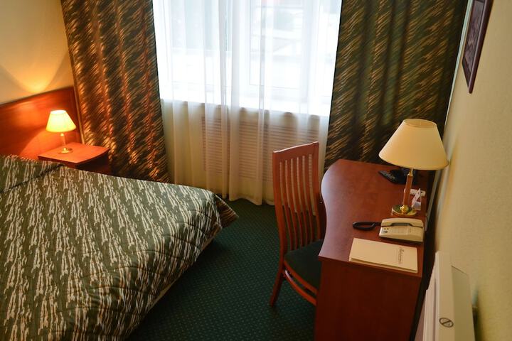 Room 11 of 62
