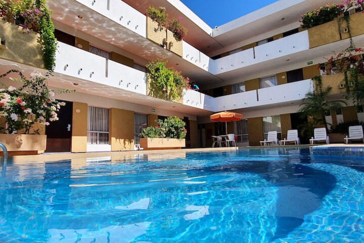 Pool Hotel