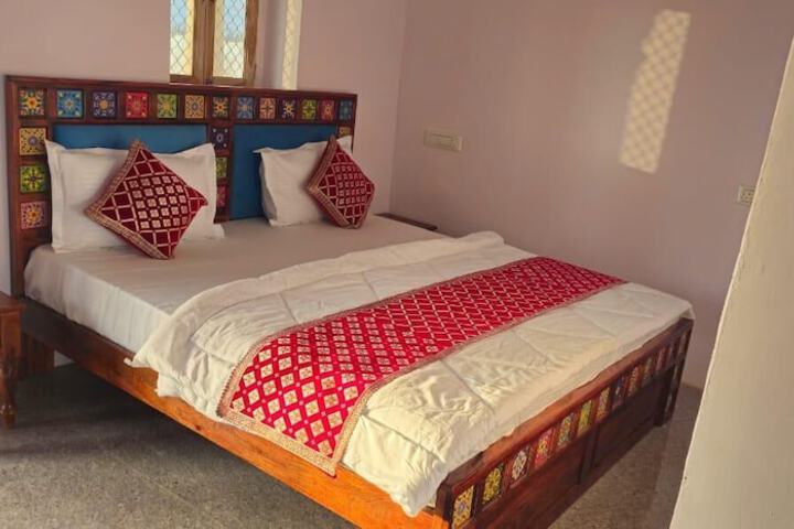 Room 8 of 13