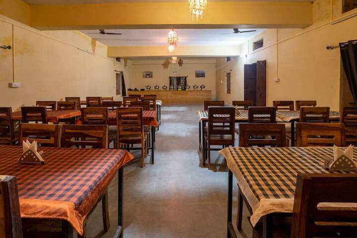 Dining 62 of 95