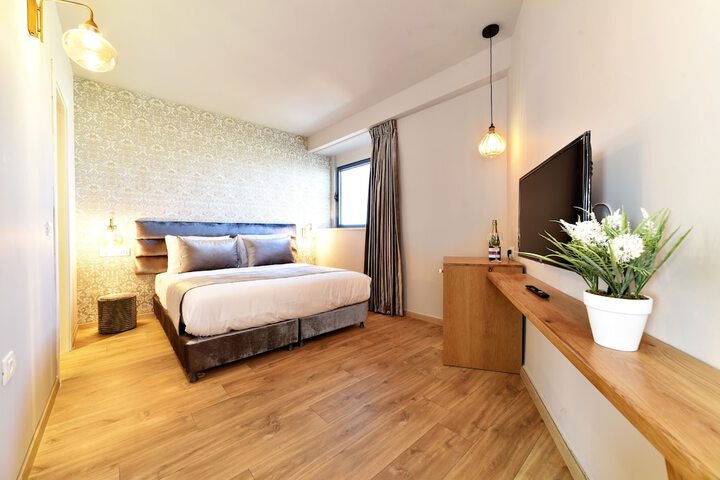 Room 6 of 49