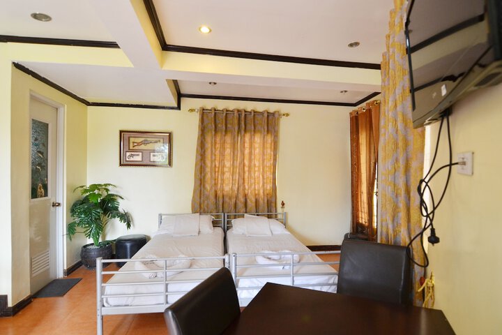Room 3 of 63