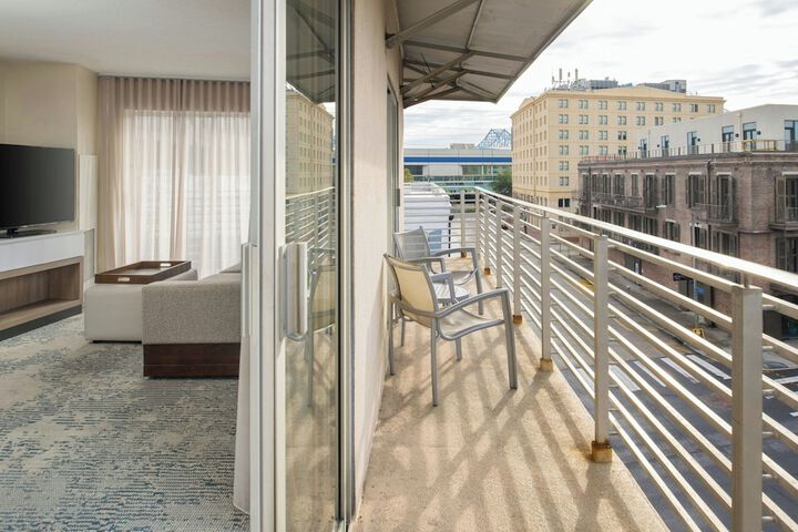 Room 21 of 50