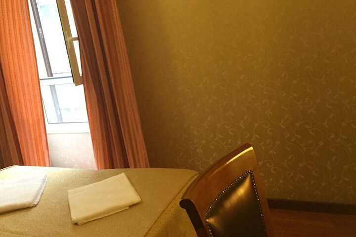 Room 14 of 48