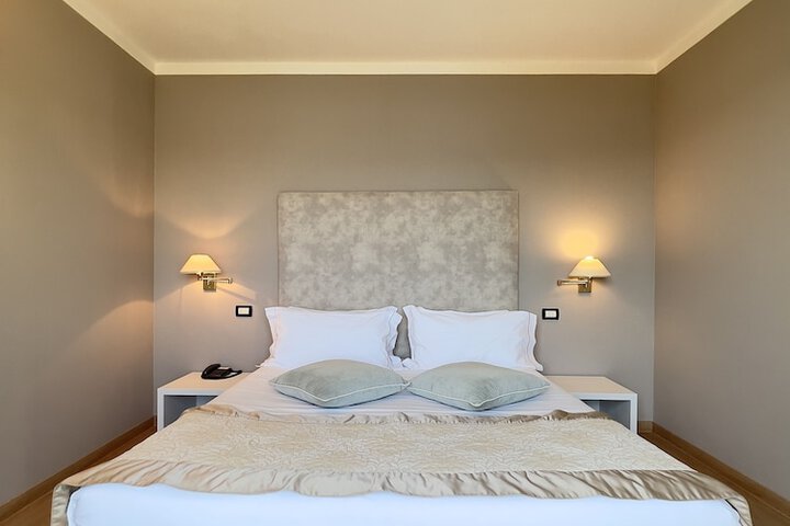 Room 15 of 86