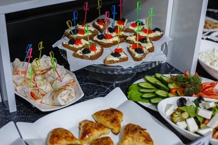 Dining 33 of 44