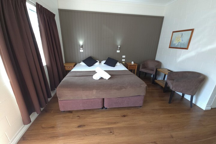 Room 14 of 33