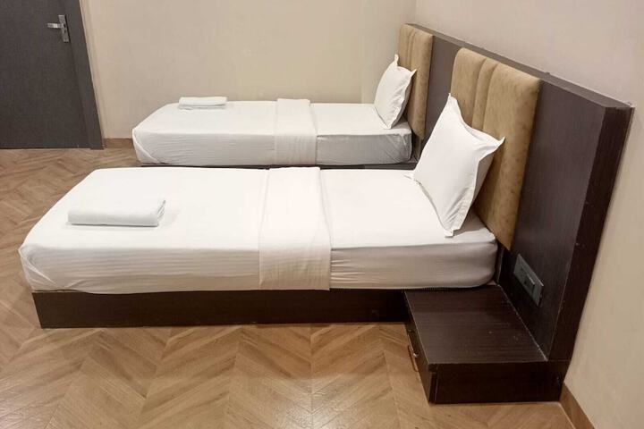 Room 20 of 37