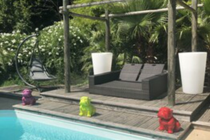 Pool 62 of 102